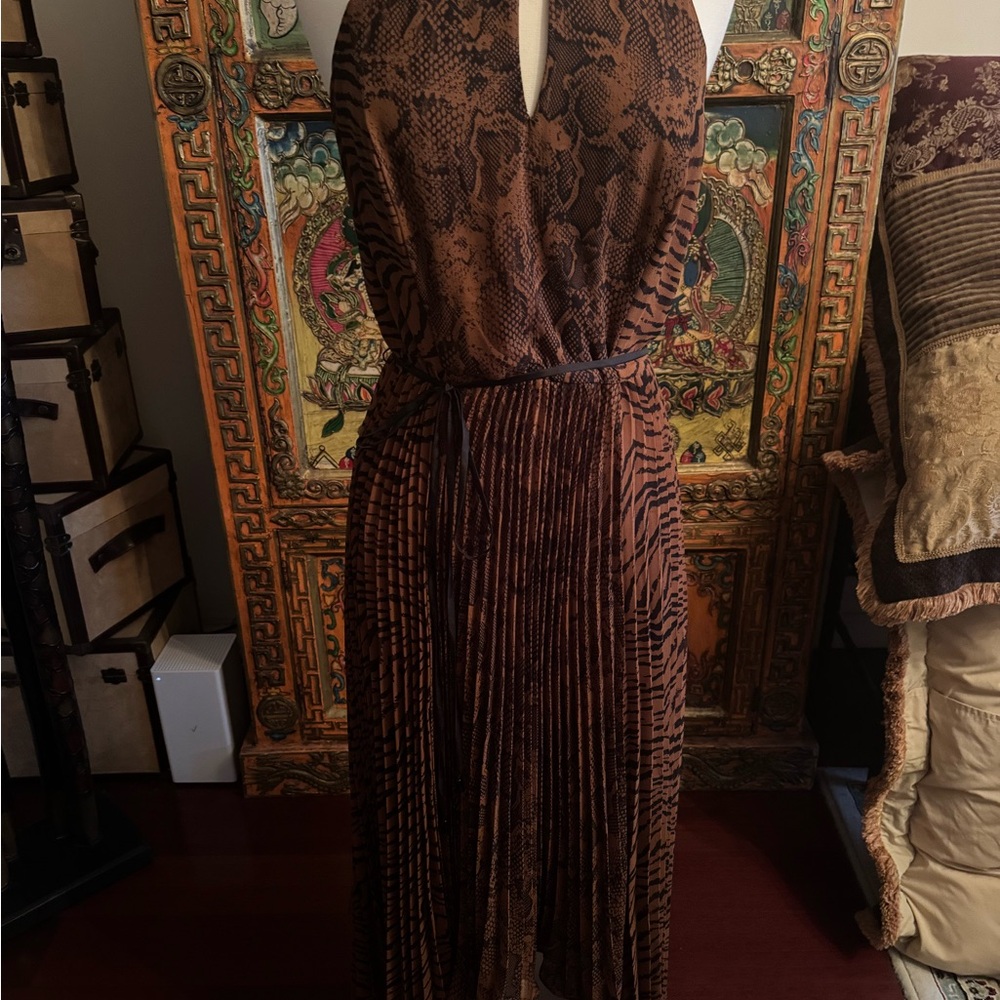 White House Black Market Viper Texture Dress